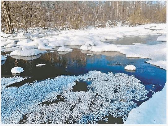 呼和浩特市铸牢中华民族共同体意识“红石榴籽宣讲团”走进石东路街道三里营东社区